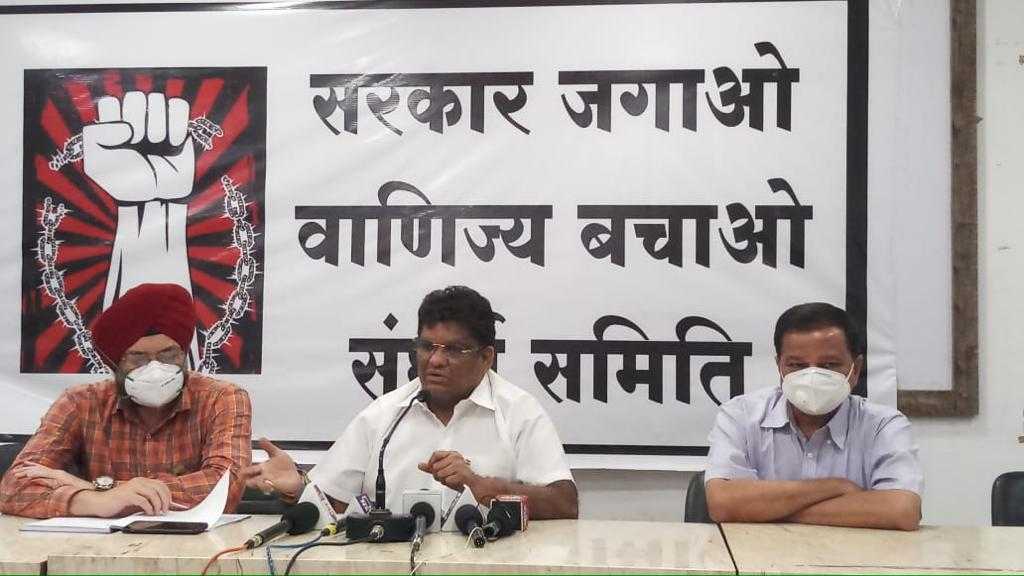 Tejinder Singh Renu and Dipen Agrawal during the press conference by Sarkar Jagao Vanijya Bachao Sangharsh Samiti (SJVBSS) at Press Club in Nagpur on July 25